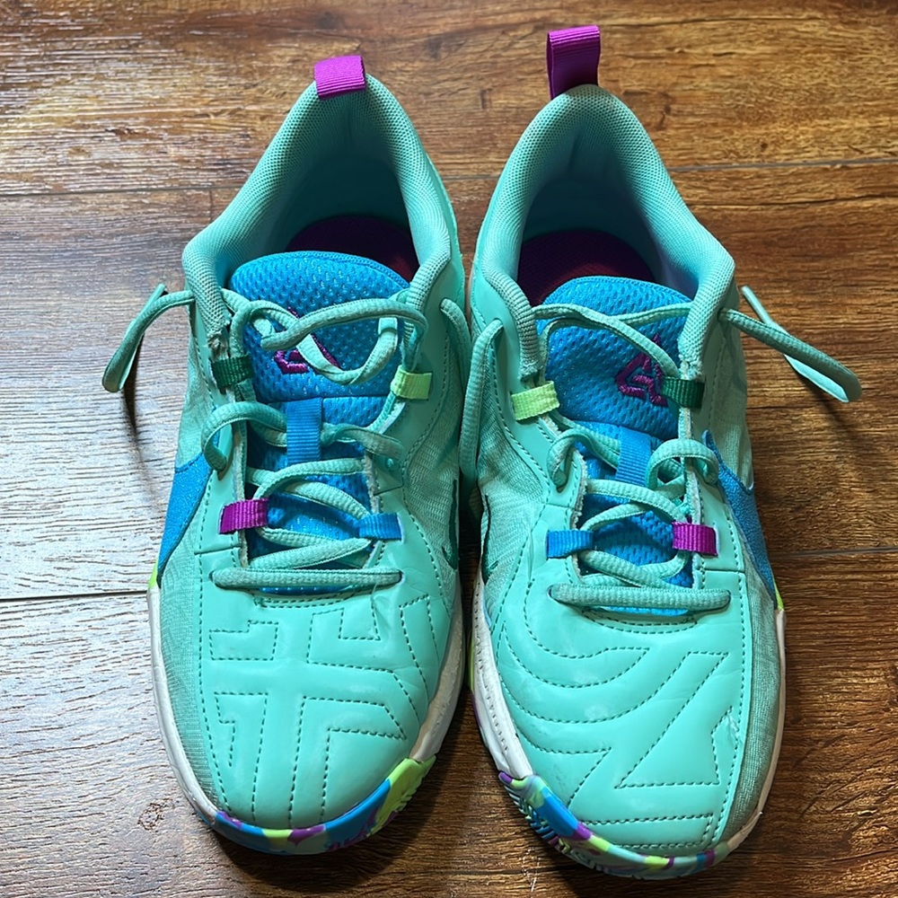Nike - Picture 5 of 6